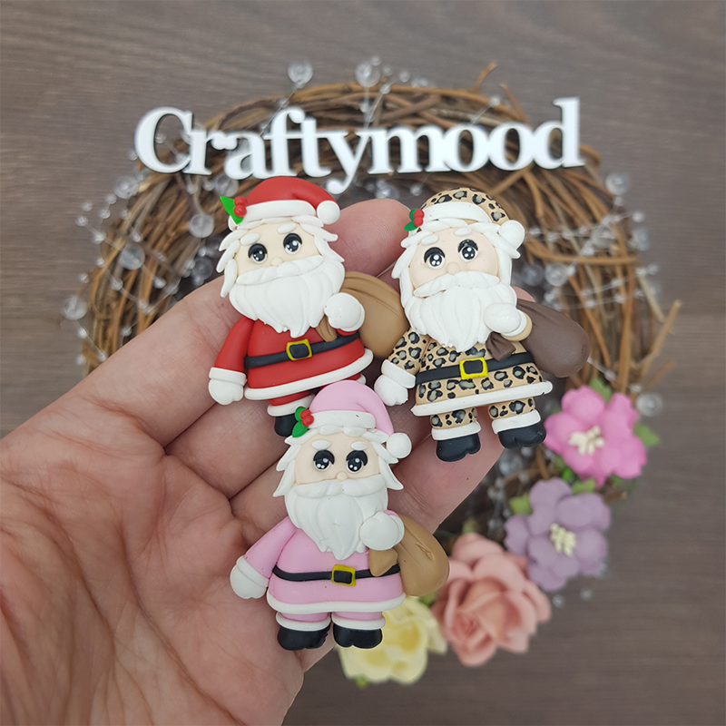 Big eyes Christmas santa - Handmade Flatback Clay Bow Centre