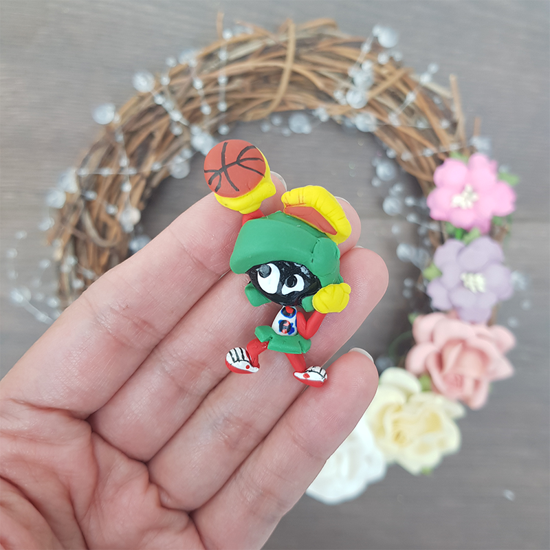 Helmet ET with ball - Embellishment Clay Bow Centre