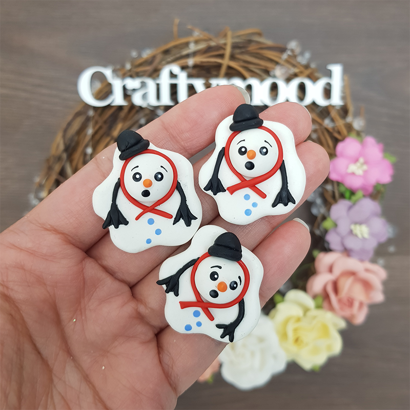 I'm melting T.T Melted snowman - Embellishment Clay Bow Centre