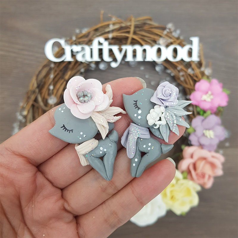 Grey winter reindeer - Embellishment Clay Bow Centre