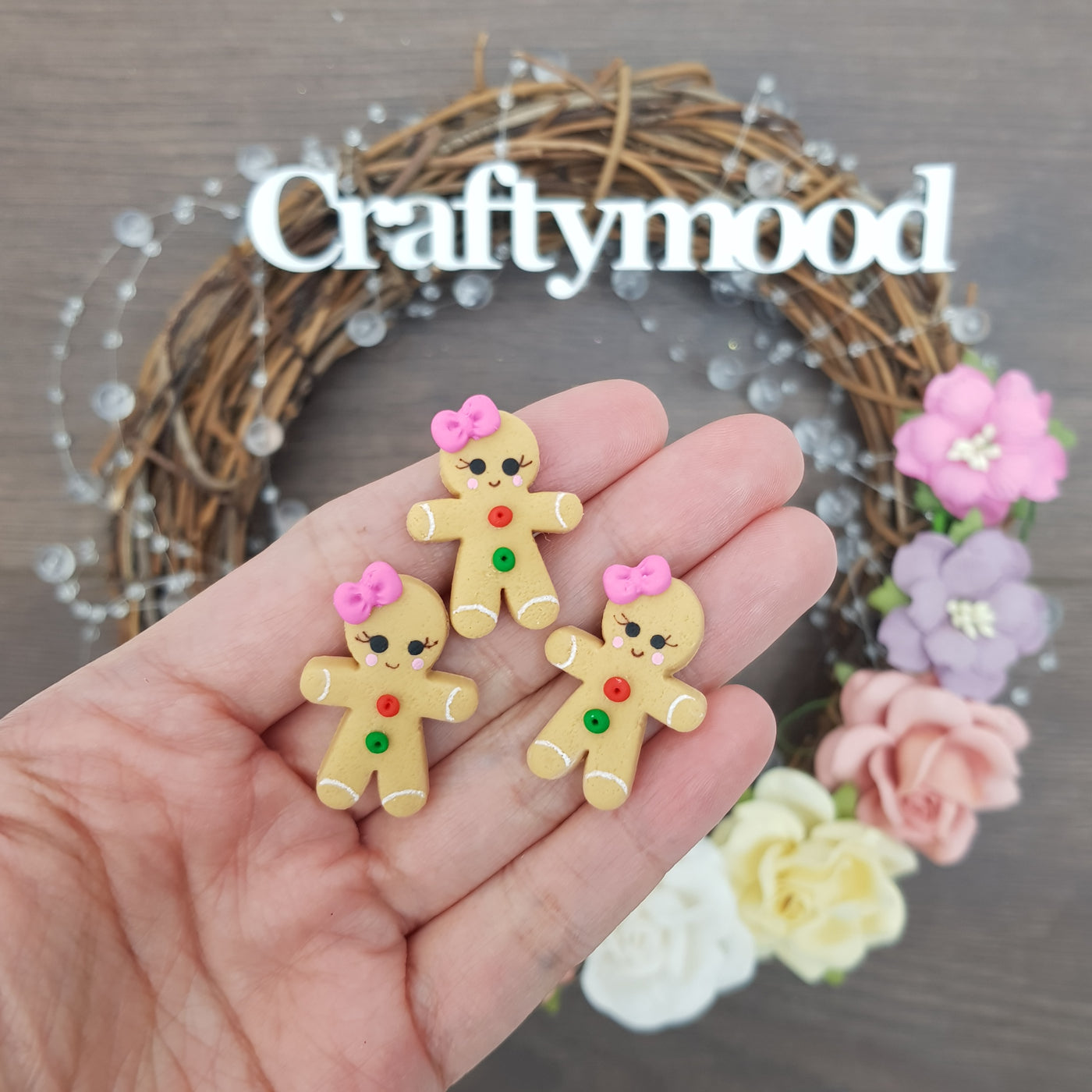 Mini Gingerbread each - Embellishment Clay Bow Centre