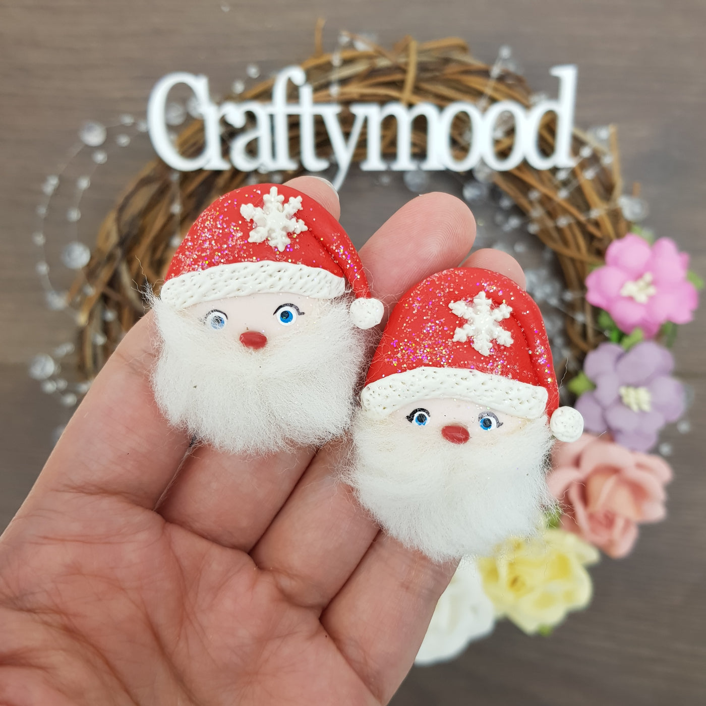 Fluffy Christmas Santa head - Embellishment Clay Bow Centre