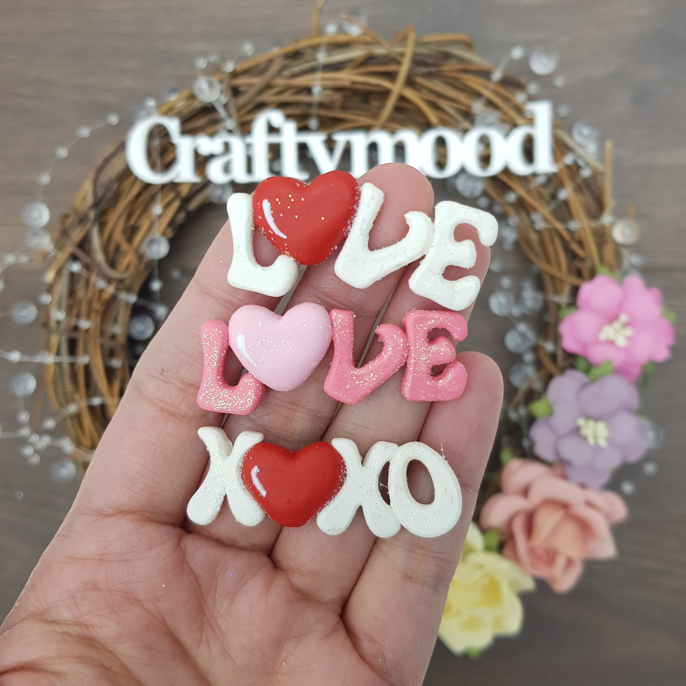 love xoxo  - Embellishment Clay Bow Centre