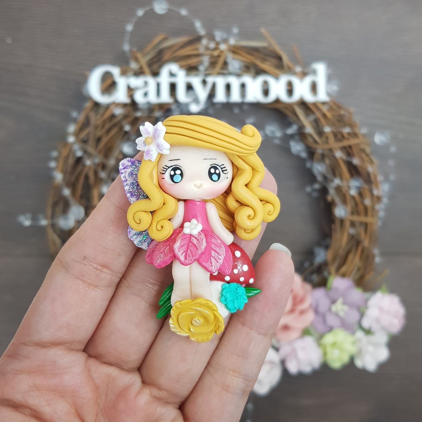 Mushroom fairy blonde hair - Handmade Flatback Clay Bow Centre