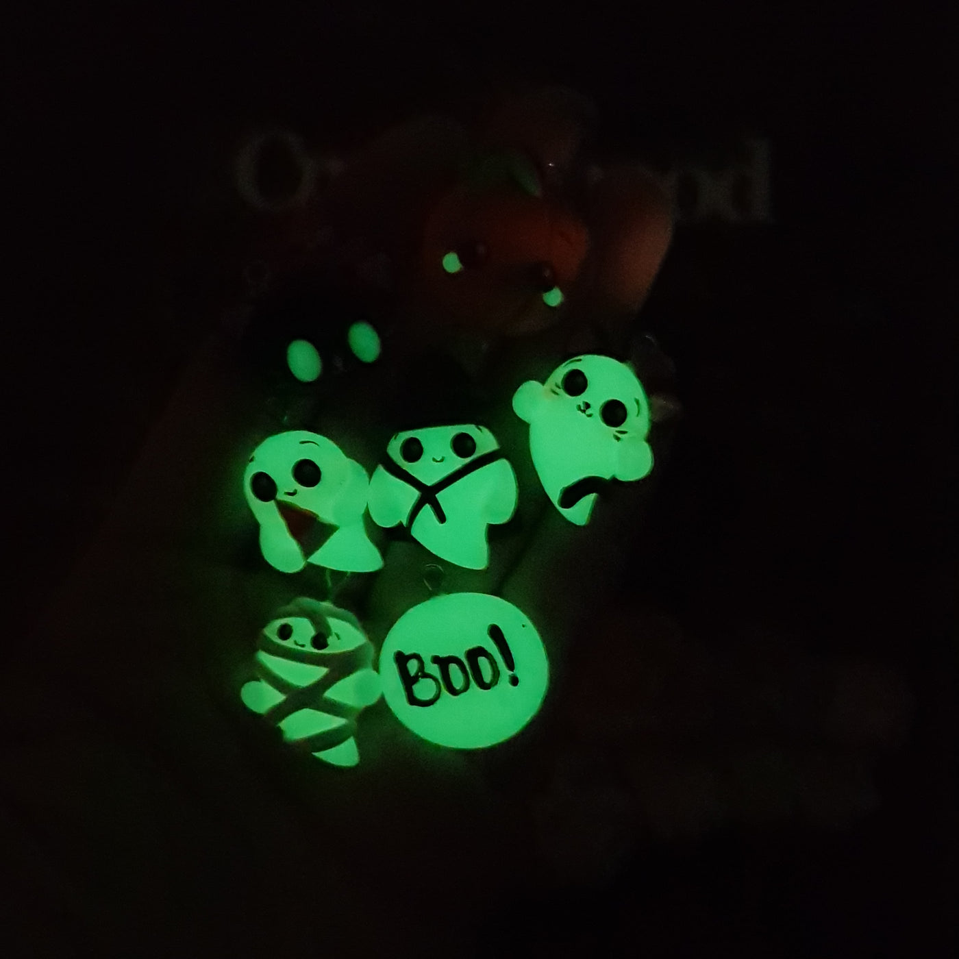 Halloween charms - glow in the dark - Embellishment Clay Bow Centre