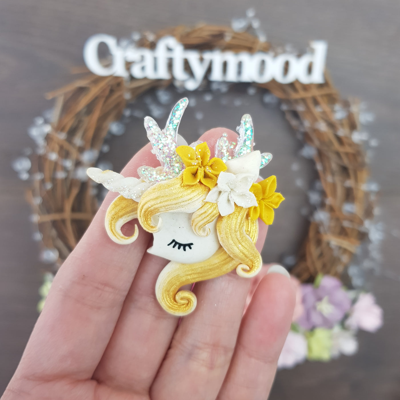 Golden hair with flower unicorn head - Handmade Flatback Clay Bow Centre
