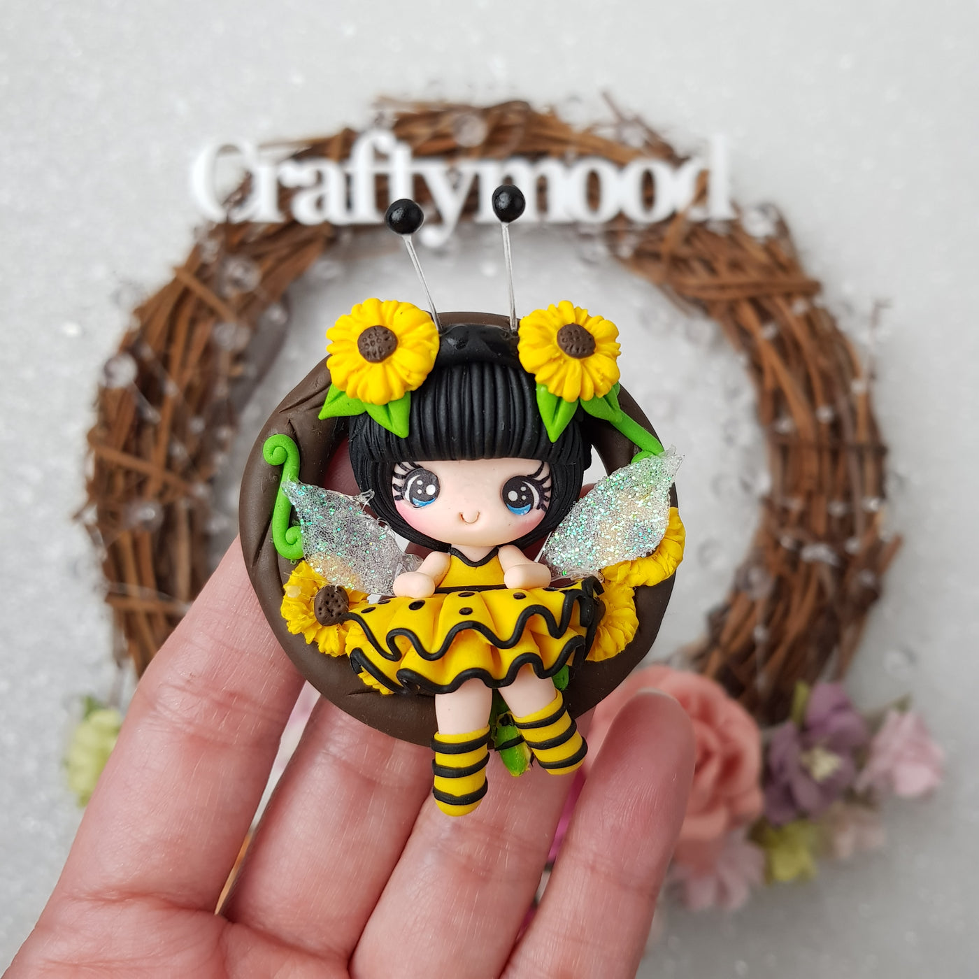 Bee yellow fairy - Handmade Flatback Clay Bow Centre