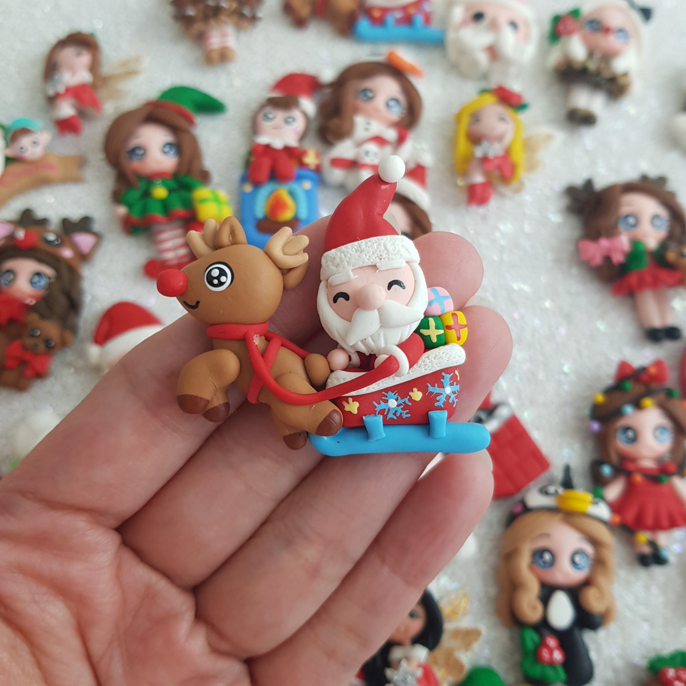 Santa and reindeer sleigh - Handmade Flatback Clay Bow Centre