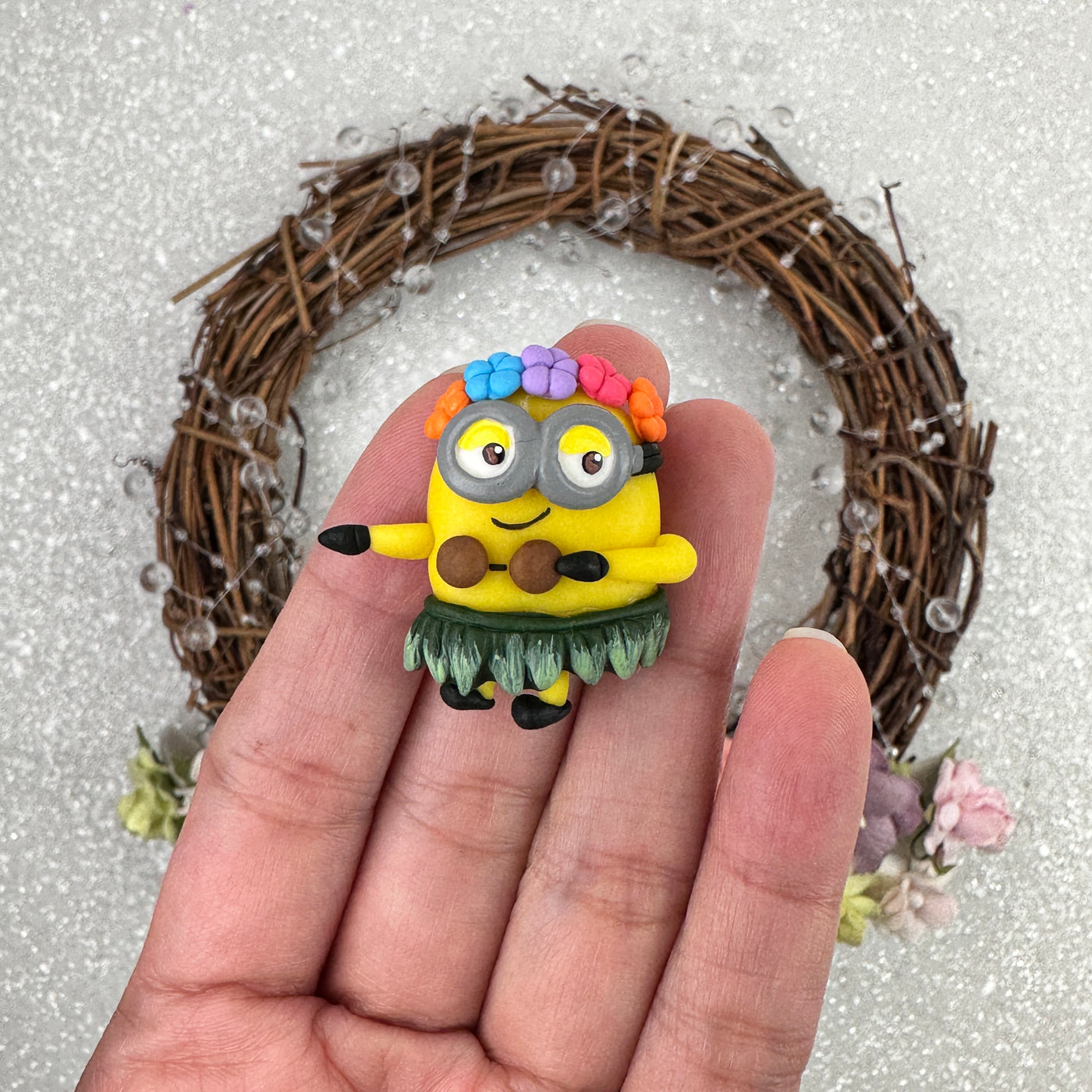 Yellow monster island dancing - Embellishment Clay Bow Centre