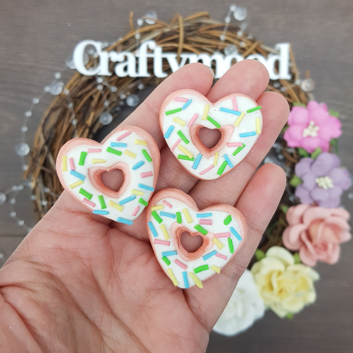 heart cookie - Embellishment Clay Bow Centre