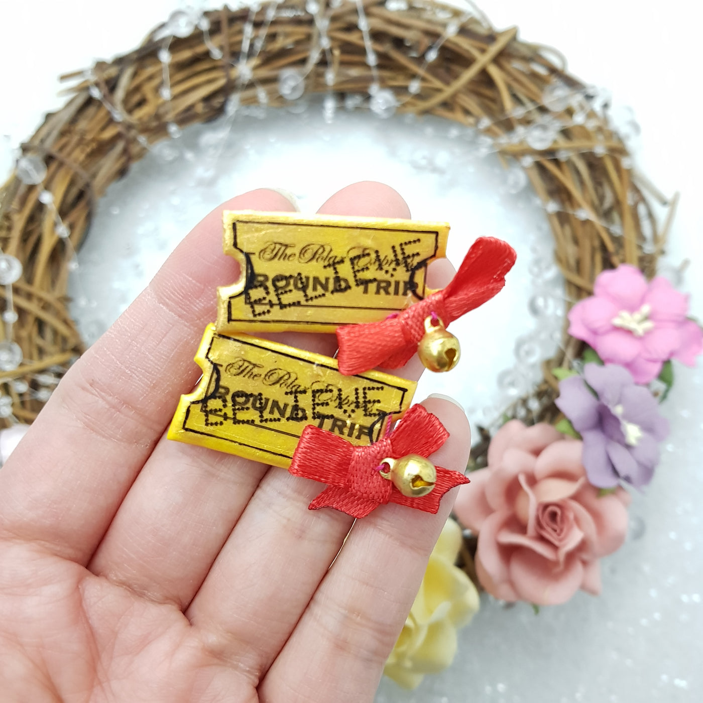 Gold ticket - Embellishment Clay Bow Centre
