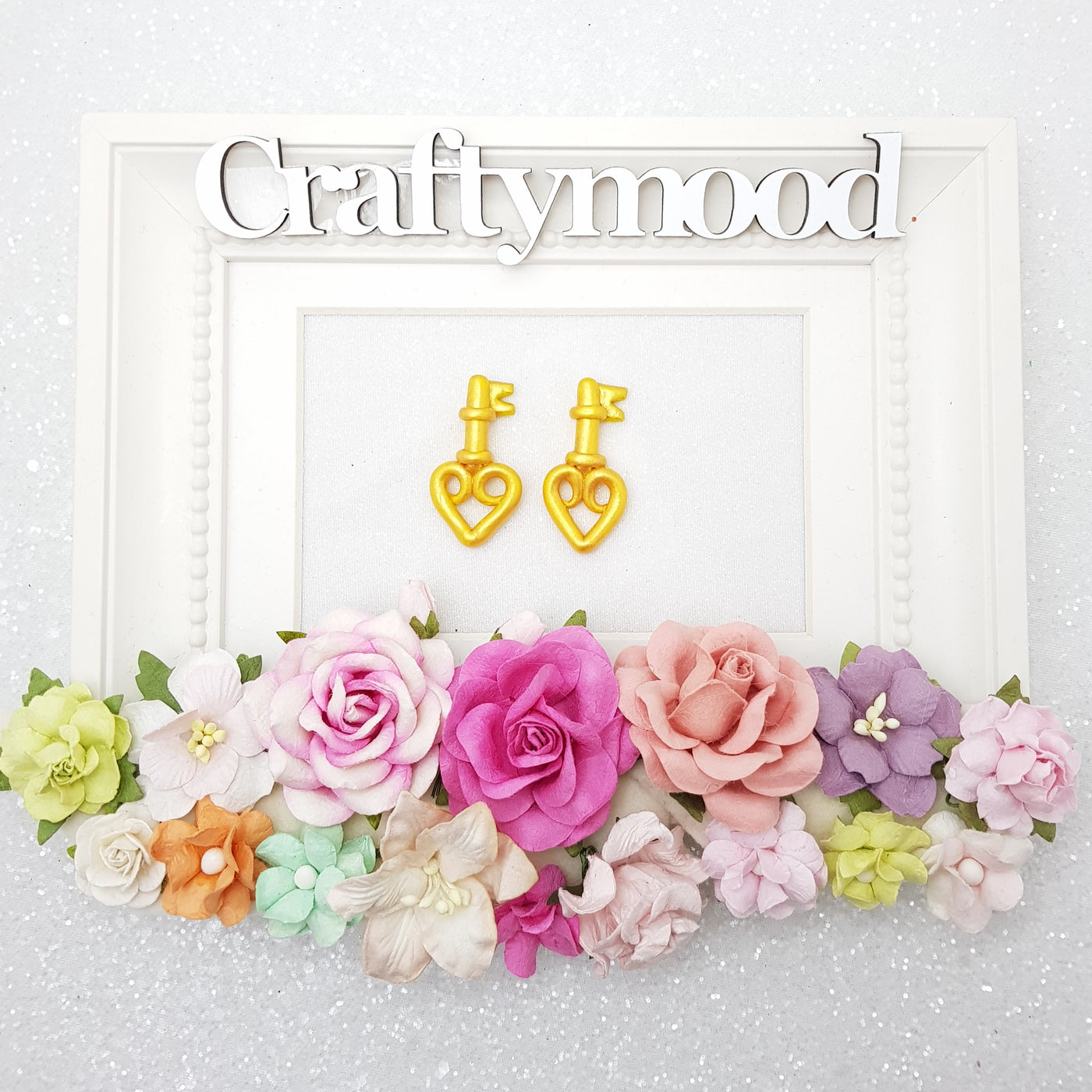 Cutie heart key - Embellishment Clay Bow Centre